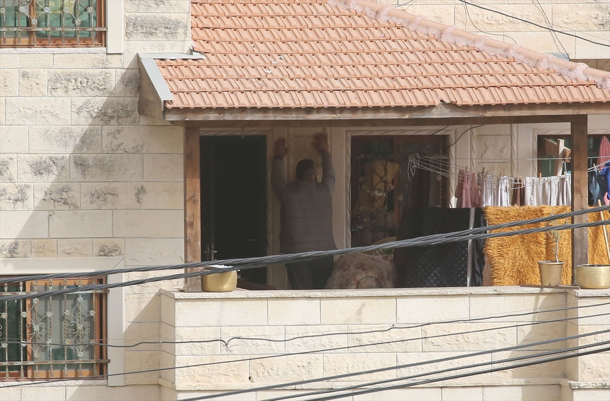 İsrail ordusu, işgal altındaki Batı Şeria’nın Cenin kentine bağlı Yamun beldesine baskın...