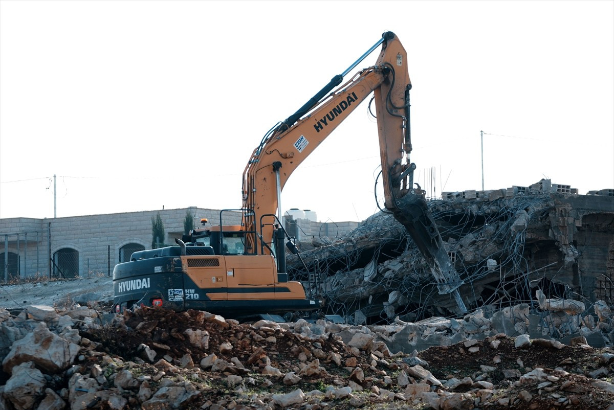 İsrail ordusu, işgal altındaki Doğu Kudüs ile Batı Şeria’nın Ramallah kentinde Filistinlilere ait...