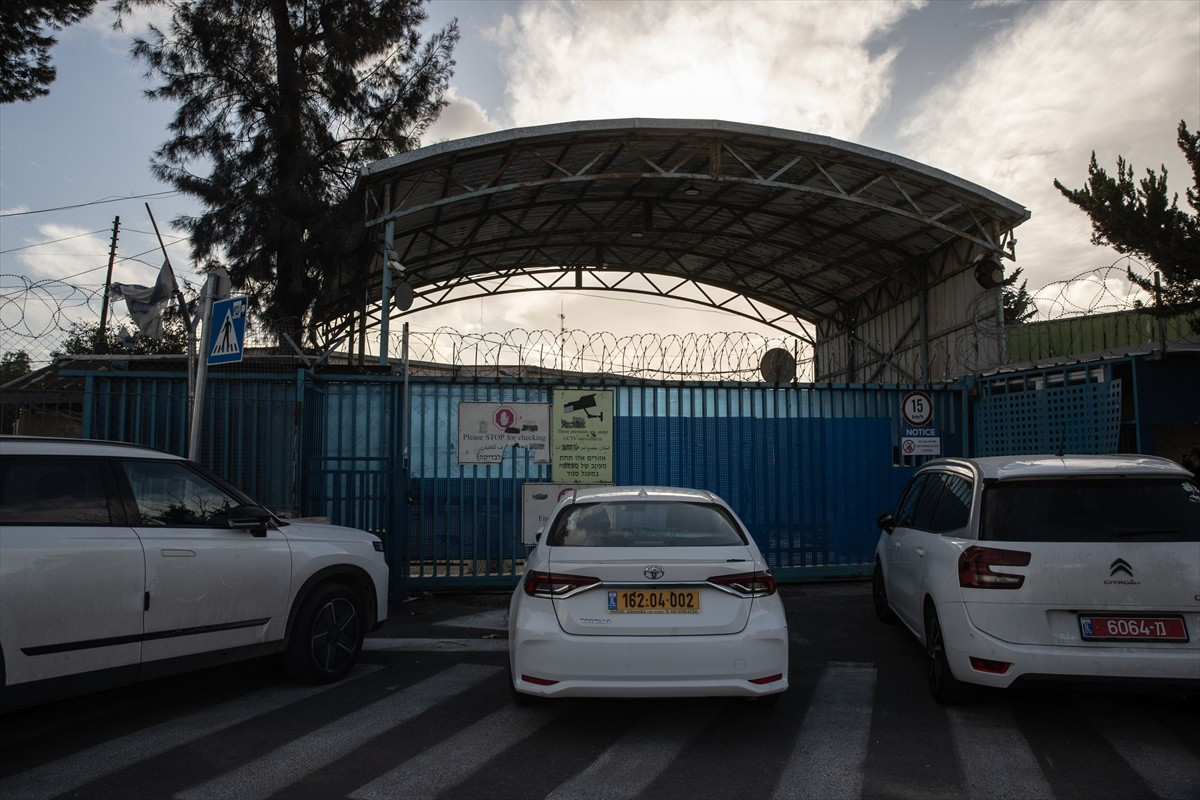 İsrail ordusu, işgal altındaki Doğu Kudüs'te Birleşmiş Milletler Yakın Doğu'daki Filistinli...