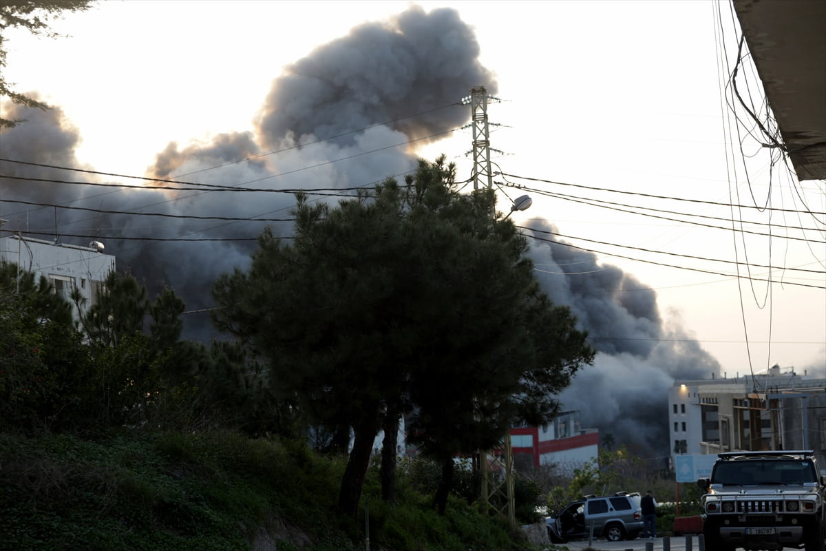 İsrail ordusu, Lübnan'daki başlıca siyasi güçlerden Cemaat-i İslami'nin Sayda kentindeki merkezine...