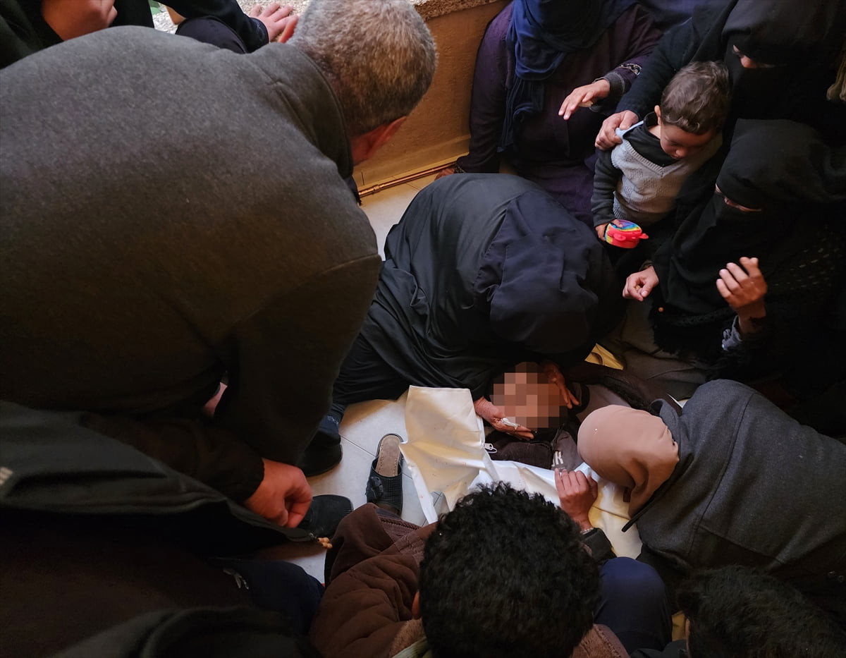  İsrail ordusunun, ateşkese rağmen Gazze Şeridi'nin güneyindeki Han Yunus kentinde bir polis...