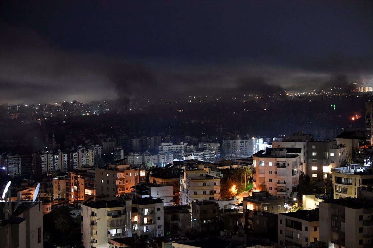 İsrail ordusunun, halkı yerlerini terk etmeye zorladığı Lübnan'ın başkenti Beyrut'un Dahiye...