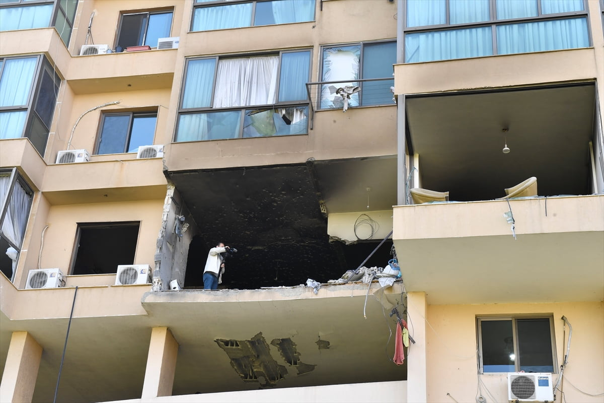 İsrail ordusunun Lübnan'ın çeşitli bölgelerine gece saatlerinden bu yana düzenlediği saldırılarda...