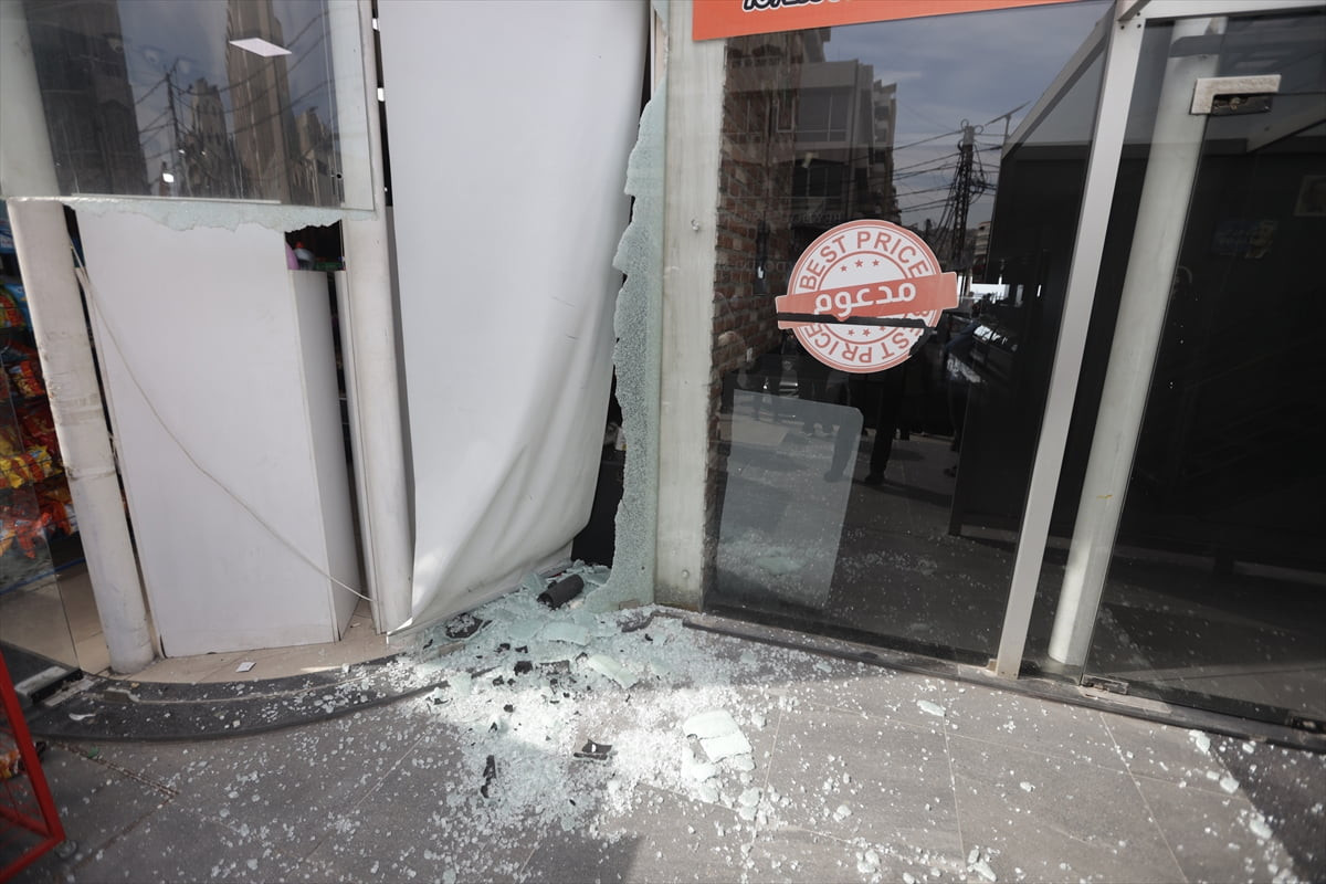 İsrail ordusunun, Lübnan'ın güneyi ile doğusundaki beldelere bugün gerçekleştirdiği saldırılarda...