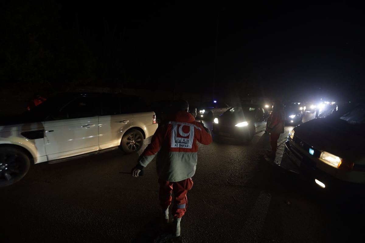İsrail ordusunun, Lübnan'ın güneyindeki Sur kenti merkezi ve çevresi için tahliye ve saldırı...