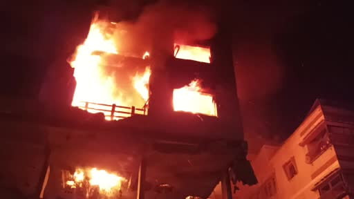 İsrail'in Hamas ile yürürlükteki ateşkese rağmen Gazze Şeridi'ne düzenlediği hava saldırısında 7...