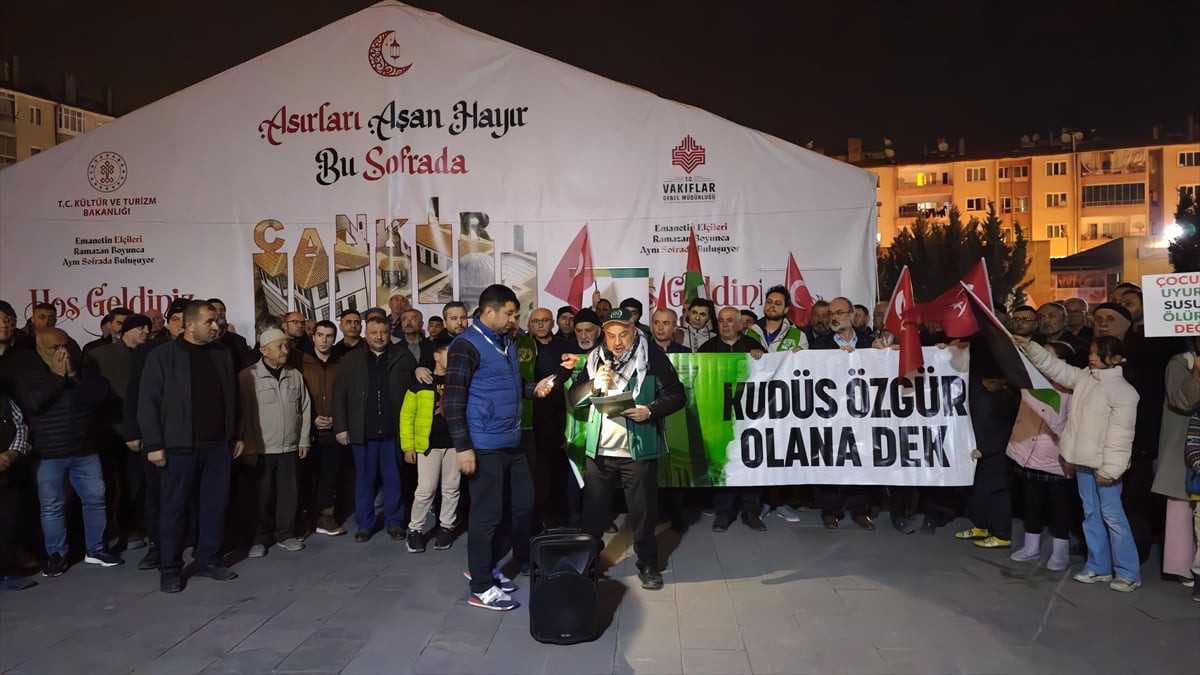 İsrail'in, Mescid-i Aksa'yı ibadete kapatması ve Gazze'ye yönelik saldırıları Çankırı'da protesto...
