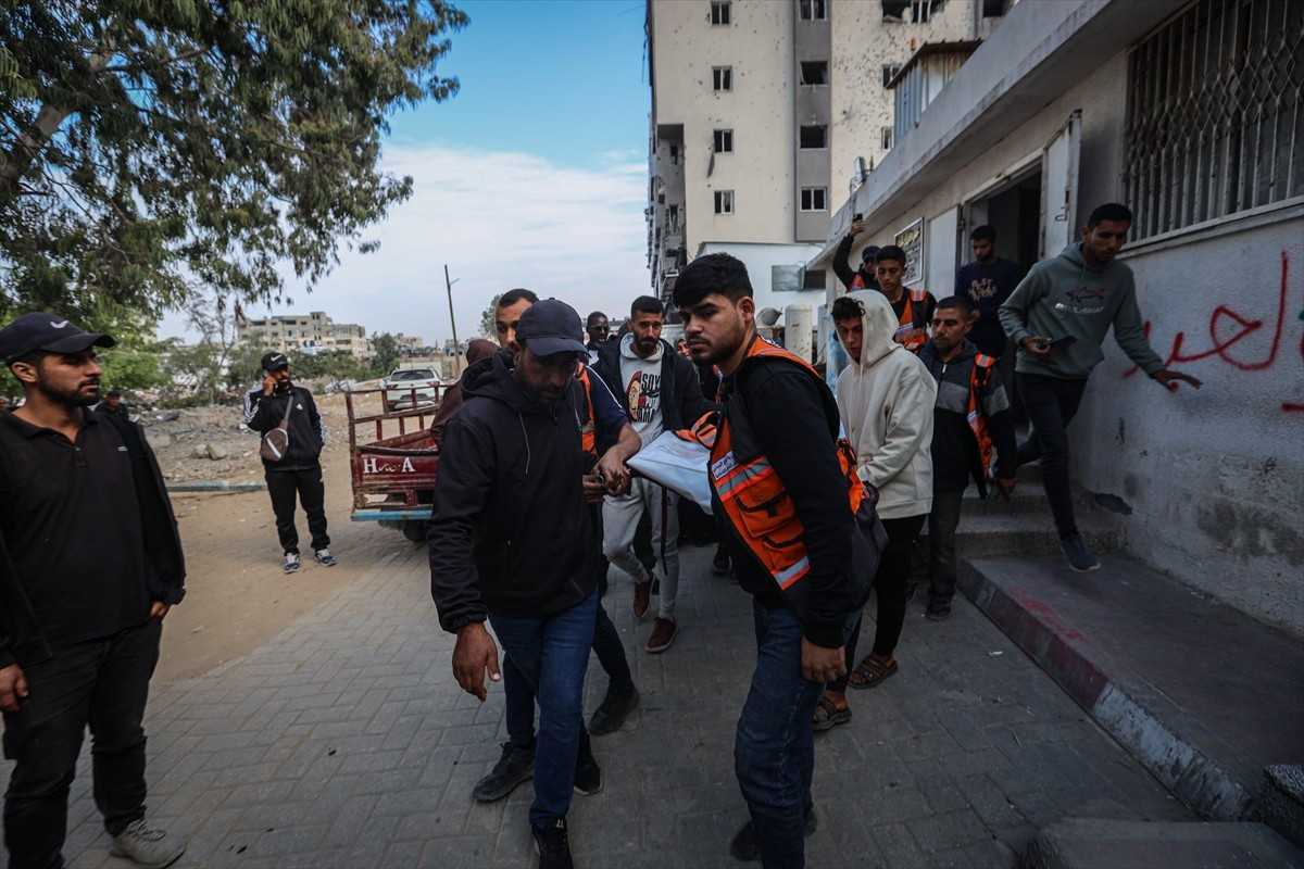 İsrail’in Gazze Şeridi’nin kuzeyindeki Beyt Lahiya kentinin Atatara bölgesine insansız hava...