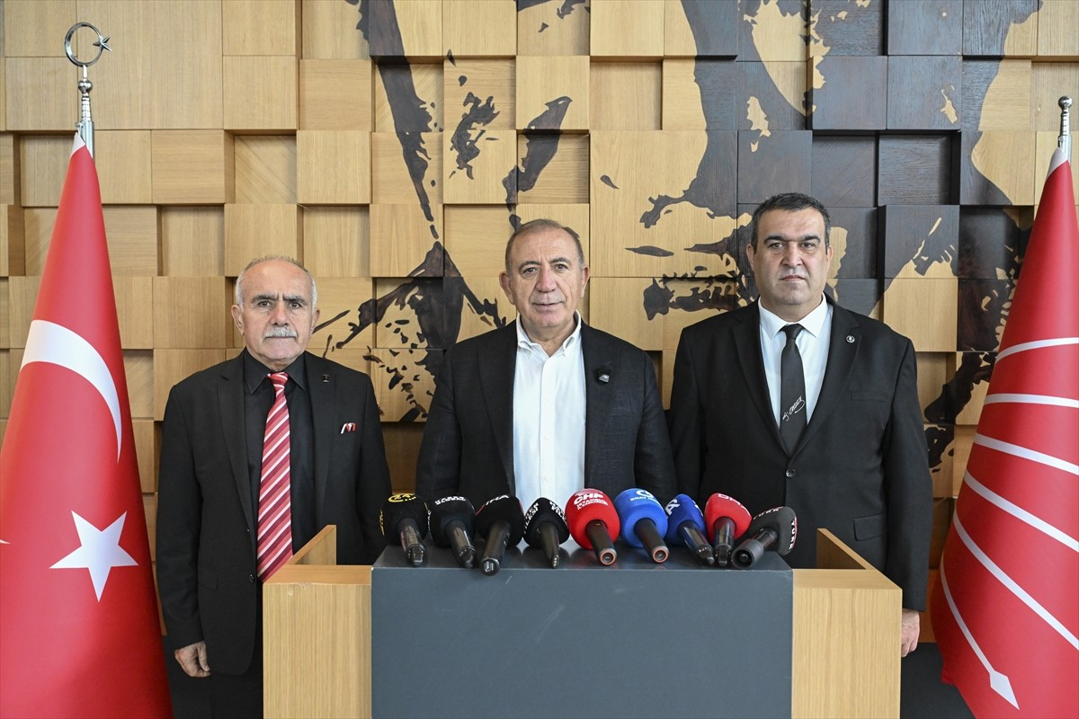 İstanbul 45. Asliye Hukuk Mahkemesince CHP İstanbul İl Yönetimine görevlendirilen Gürsel Tekin...