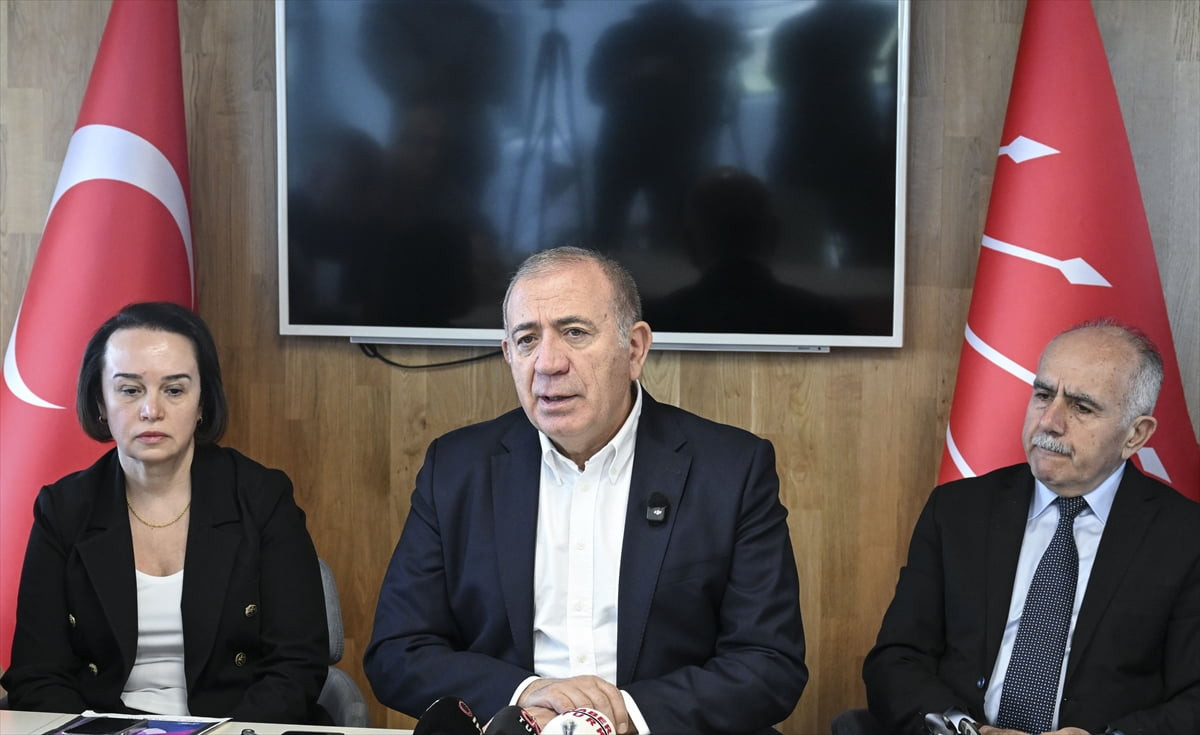 İstanbul 45. Asliye Hukuk Mahkemesince CHP İstanbul İl Yönetimine görevlendirilen Gürsel Tekin...