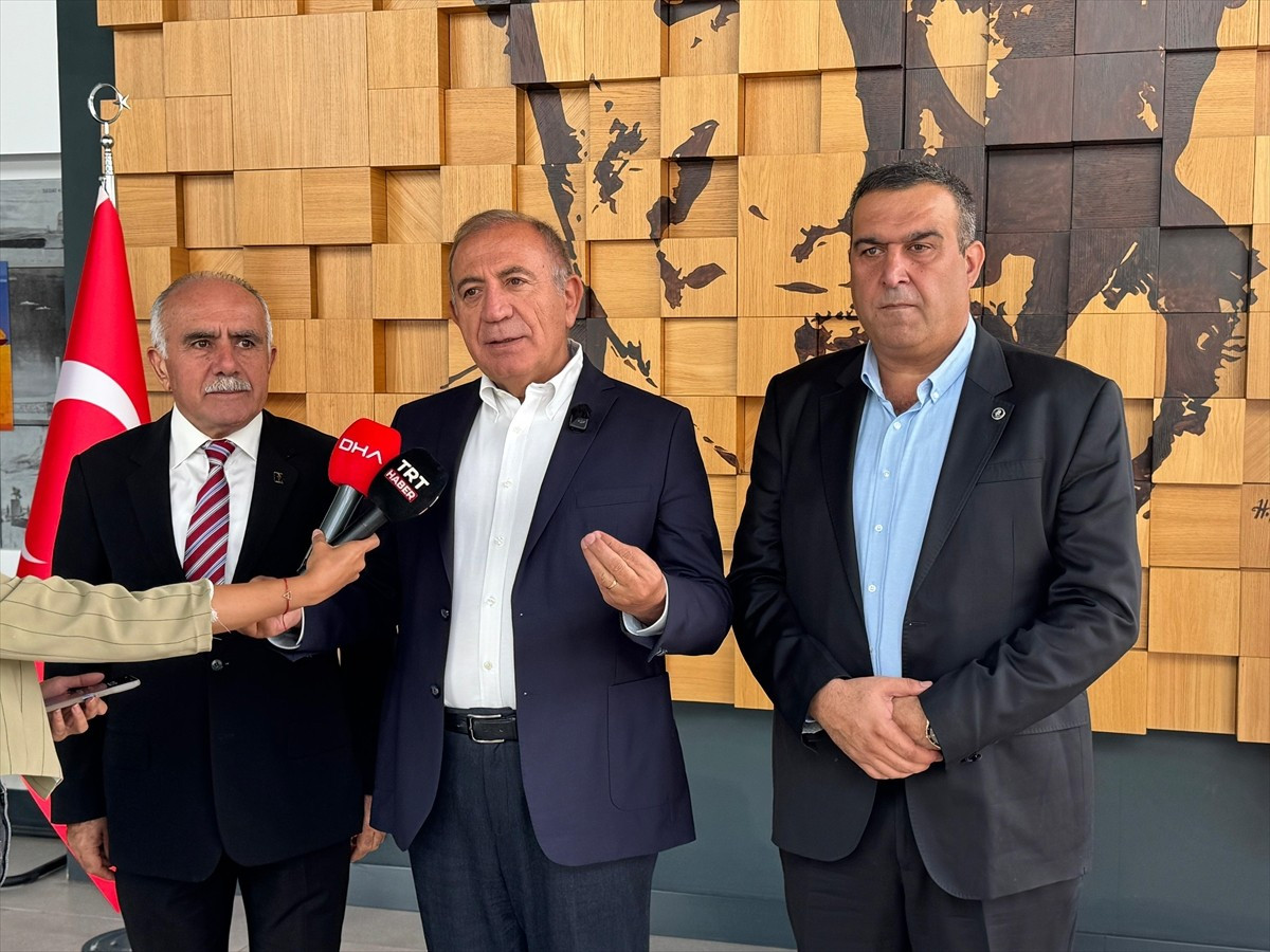 İstanbul 45. Asliye Hukuk Mahkemesince CHP İstanbul İl Yönetimine görevlendirilen Gürsel Tekin...