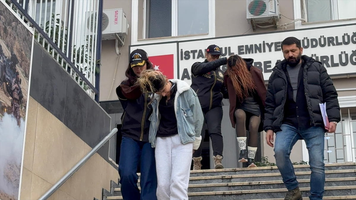 İstanbul Asayiş Şube Müdürlüğü Hırsızlık ve Yankesicilik Büro Amirliği ekiplerince, Bakırköy'de...