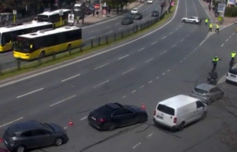 İSTANBUL BEŞİKTAŞ'TA BULUNAN İSRAİL KONSOLOSLUĞU YAKININDAN SİLAH SESLERİ YÜKSELDİ. 3 ŞÜPHELİNİN...