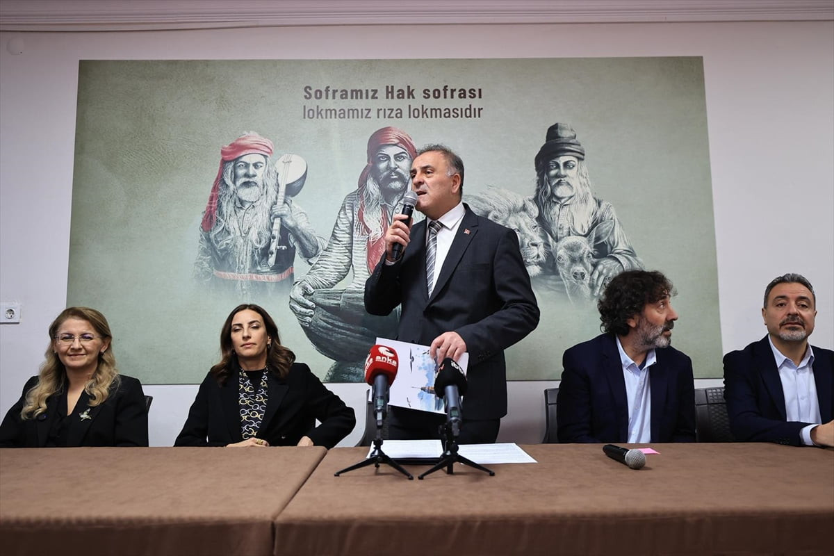 İstanbul Büyükşehir Belediyesi (İBB), 2001 yılında hizmete giren Bağcılar Cemevi'ni yeniledi....