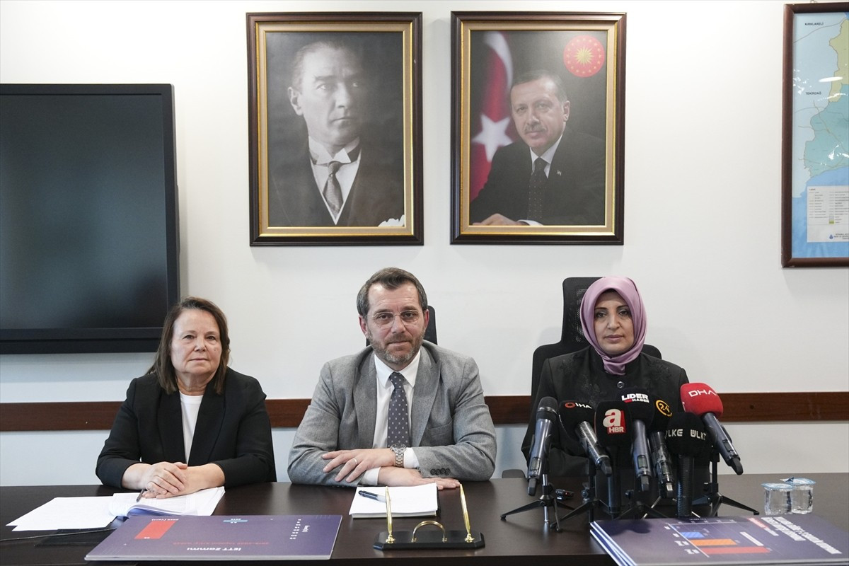 İstanbul Büyükşehir Belediyesi (İBB) Meclisinin AK Parti grubu, meclisin aralık ayı toplantısında...