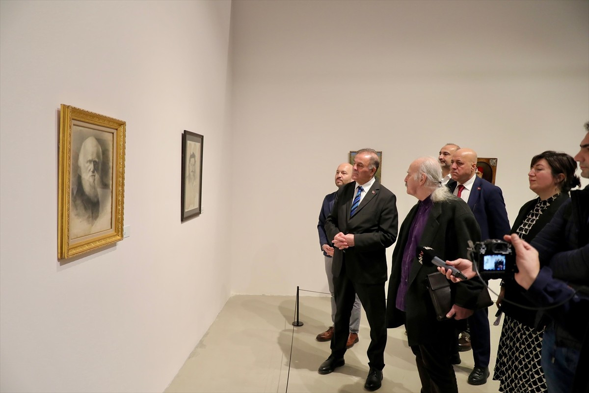 İstanbul Büyükşehir Belediyesi (İBB) Sanat Koleksiyonlarından hazırlanan "Kolektifin Belleği: İBB...