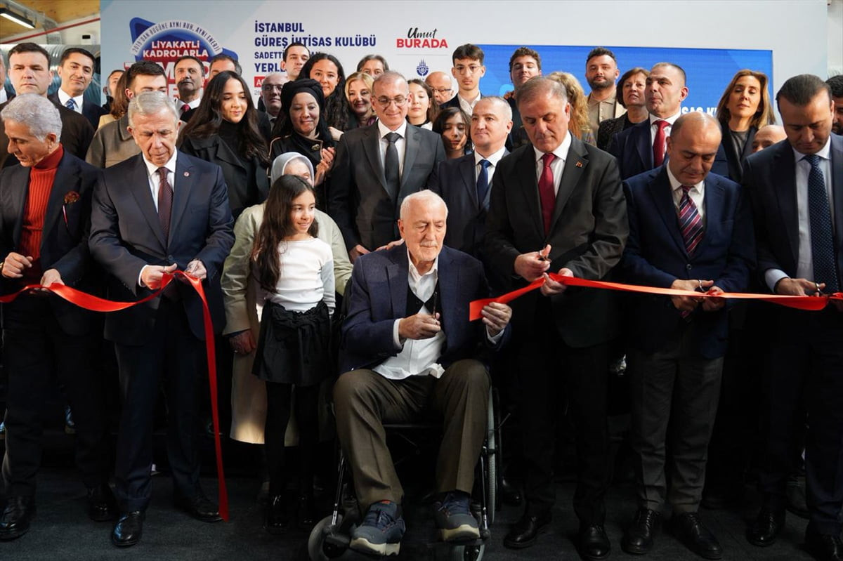 İstanbul Büyükşehir Belediyesince (İBB) yenilenen İstanbul Güreş İhtisas Kulübü Sadettin Tantan...