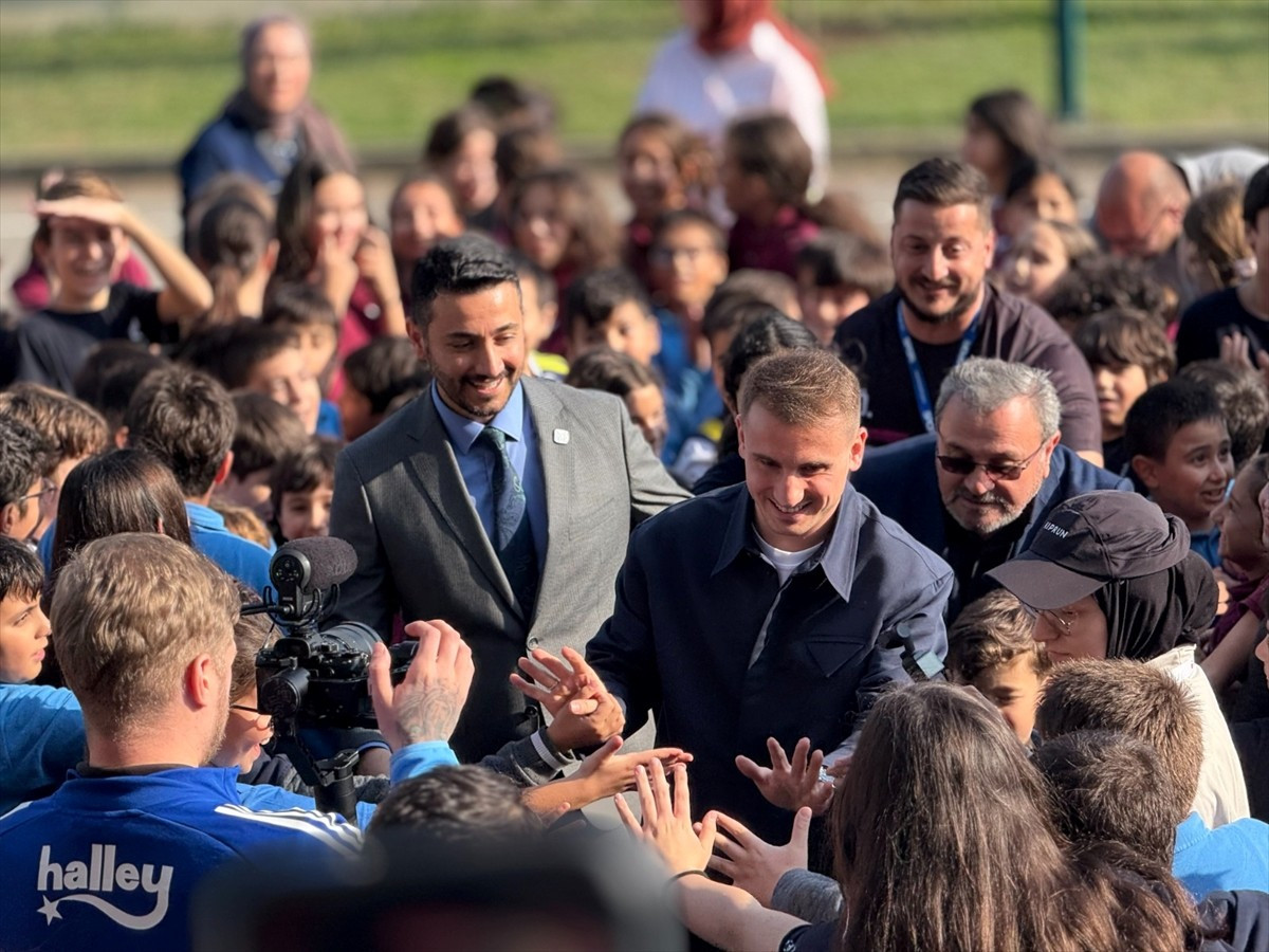 İstanbul Çekmeköy'de bulunan Yenidoğu Okullarında gerçekleştirilen ilkokul başkanlık seçimi için...