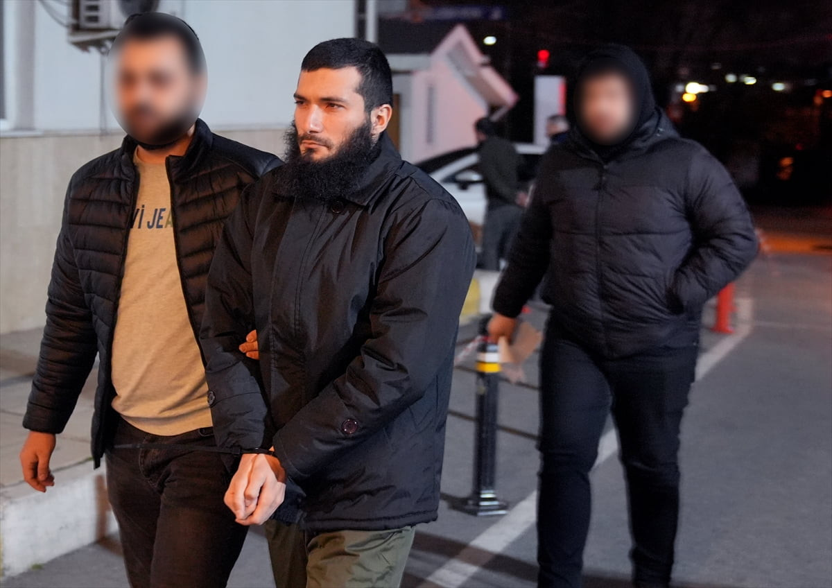 İstanbul Cumhuriyet Başsavcılığı, terör örgütü DEAŞ'a yönelik düzenlenen operasyonda, aralarında...