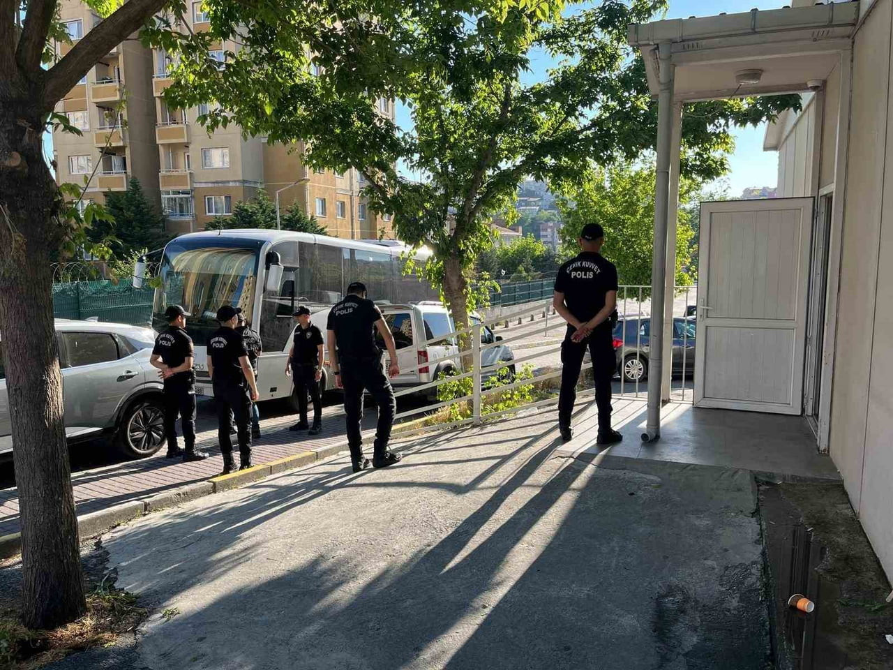 İSTANBUL CUMHURİYET BAŞSAVCILIĞINCA YÜRÜTÜLEN UYUŞTURUCU SORUŞTURMASI KAPSAMINDA GÖZALTINA ALINAN...