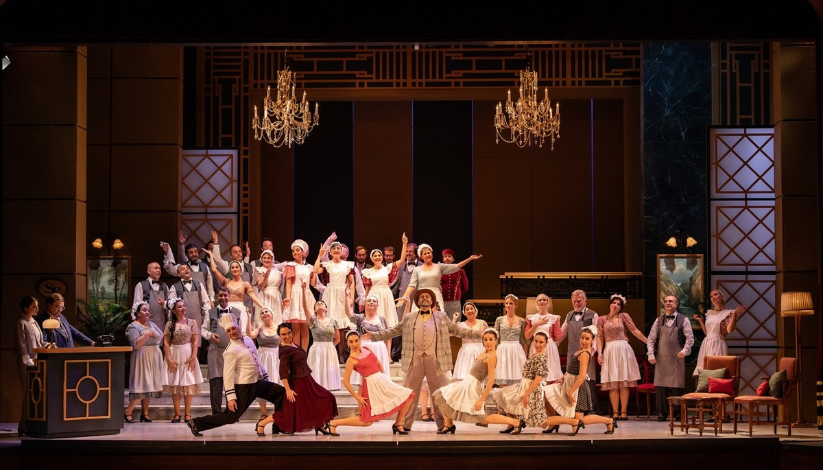 İstanbul Devlet Opera ve Balesi (İDOB) Kadıköy Belediyesi Süreyya Opera Sahnesi "Deli Dolu"...