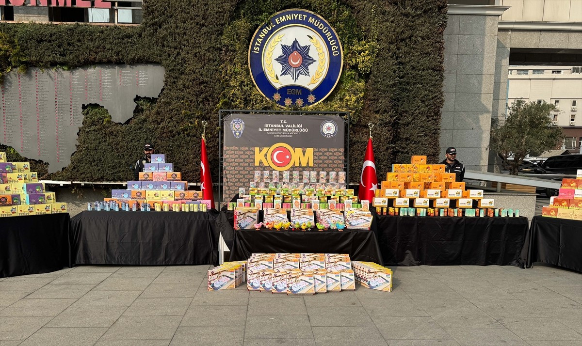 İstanbul Emniyet Müdürlüğü Kaçakçılık Suçlarıyla Mücadele Şube Müdürlüğü ekipleri, kaçakçılık...