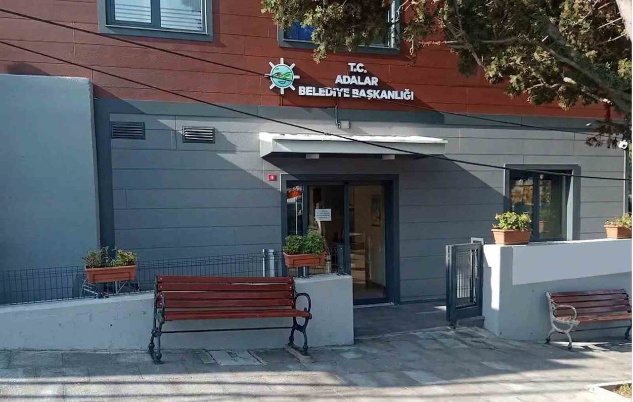 İSTANBUL EMNİYET MÜDÜRLÜĞÜ MALİ SUÇLARLA MÜCADELE ŞUBE MÜDÜRLÜĞÜ EKİPLERİ TARAFINDAN ADALAR...
