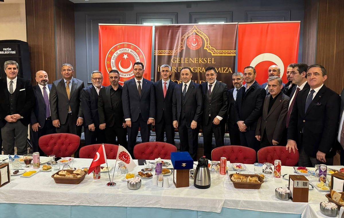İstanbul Fatih'te, Şehit Gazi ve Terörle Mücadele Vakfınca şehit yakınları ve gazilere iftar...