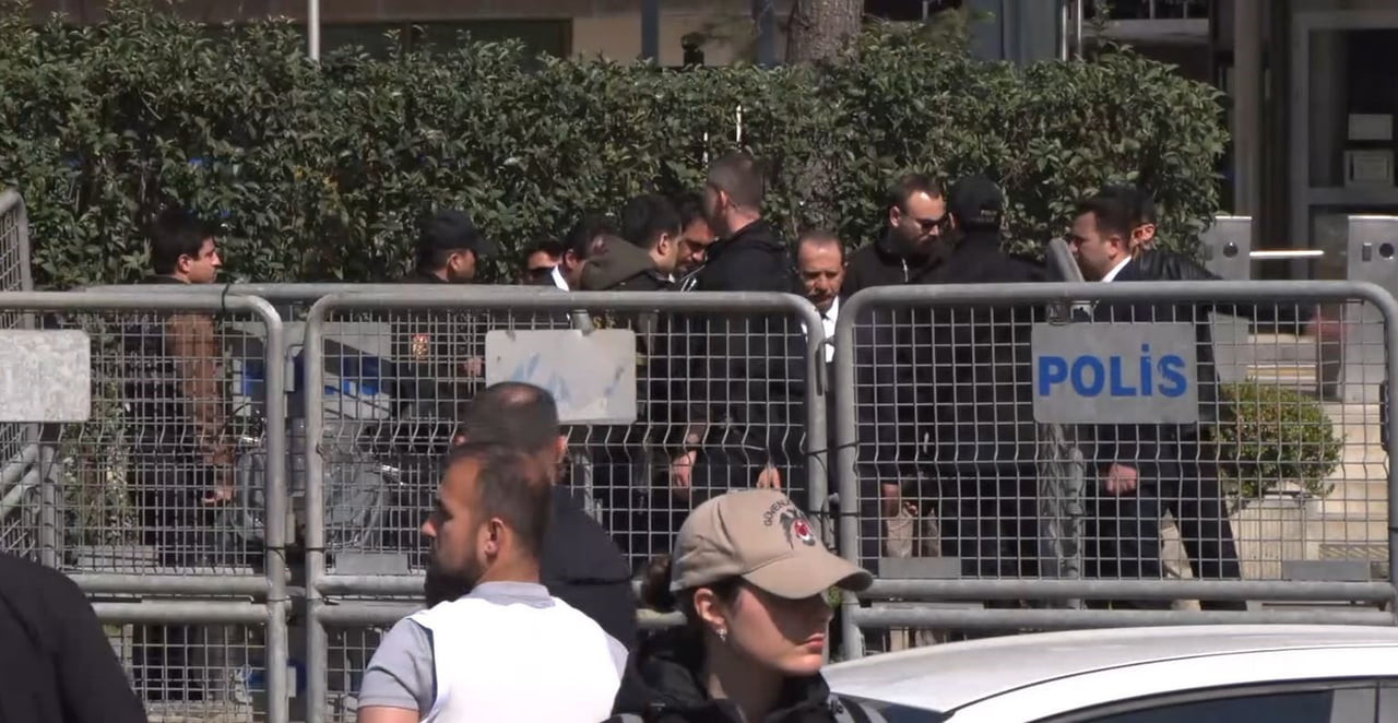 İSTANBUL İL EMNİYET MÜDÜRÜ SELAMİ YILDIZ, LEVENT'TE ÇATIŞMANIN YAŞANDIĞI OLAY YERİNDE...