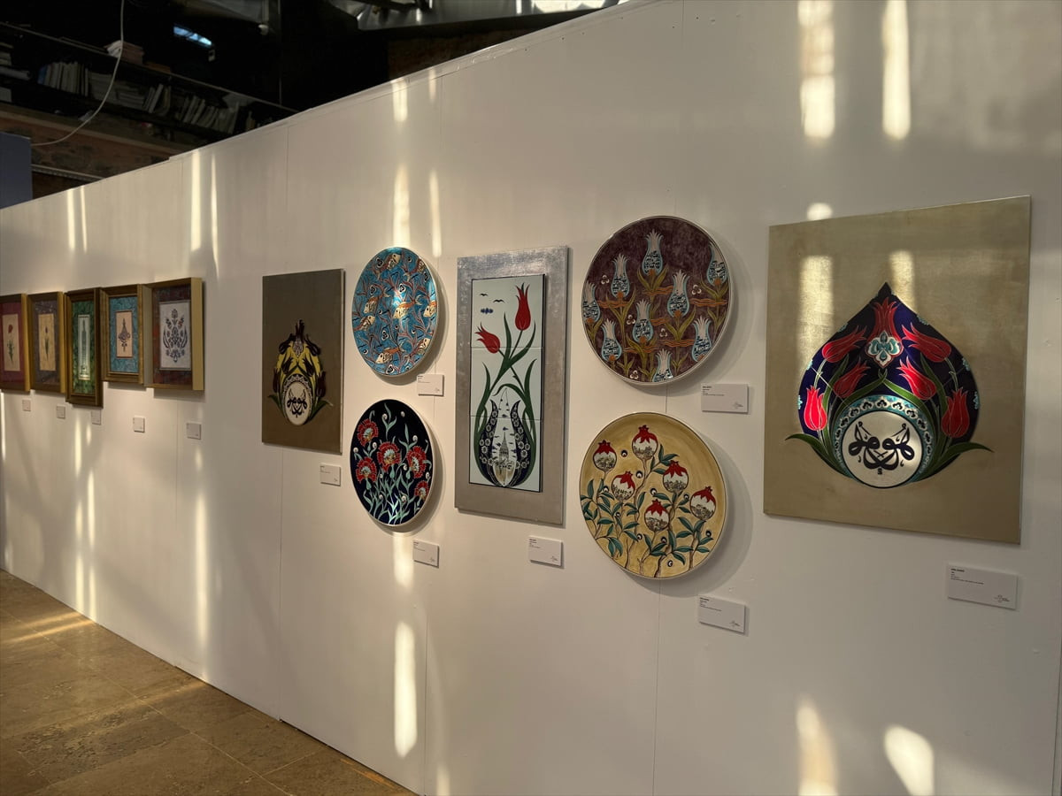 İstanbul Lale Müzesi'nde sanatseverlerle buluşan geleneksel sanatlar sergisi "Lale: Zamansız...