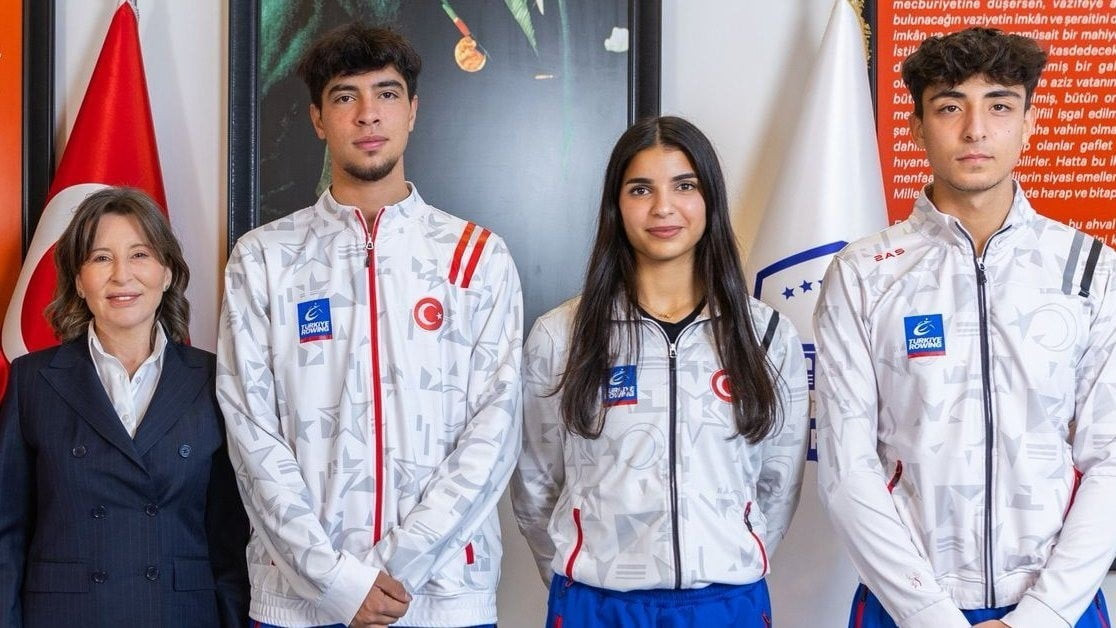 İSTANBUL LİDER KOLEJİ ÖĞRENCİLERİ NİL SEVİNDİK, HASAN ALİ ÇİÇEK VE EFE KARA, ELDE ETTİKLERİ ULUSAL...