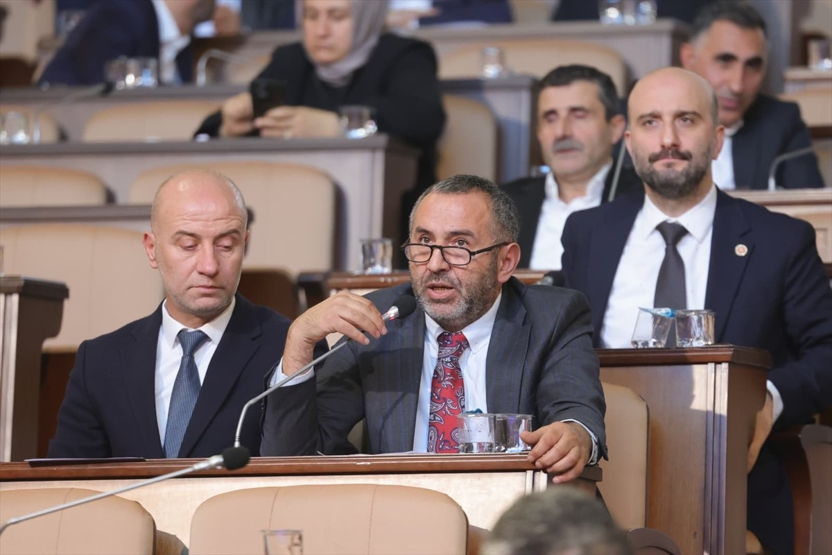 İstanbul Su ve Kanalizasyon İdaresi (İSKİ) Genel Kurulu'nda, idarenin sayaç okuma sistemine...