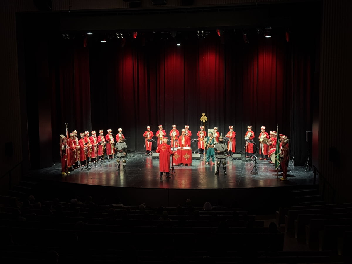 İstanbul Tarihi Türk Müziği Topluluğu'nun hazırladığı "Ramazan Vakti Mehter Ahengi Maneviyatın ve...