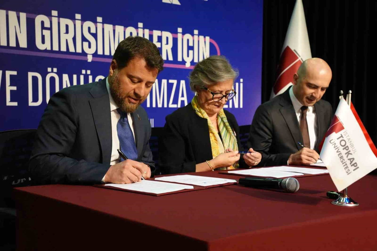 İSTANBUL TOPKAPI ÜNİVERSİTESİ, TOGEMDER VE KOSGEB ARASINDA KADIN GİRİŞİMCİLERİN DESTEKLENMESİNE...