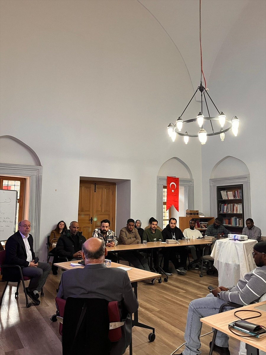 İstanbul Üniversitesi Afrika Çalışmaları Uygulama ve Araştırma Merkezi tarafından İstanbul Ticaret...