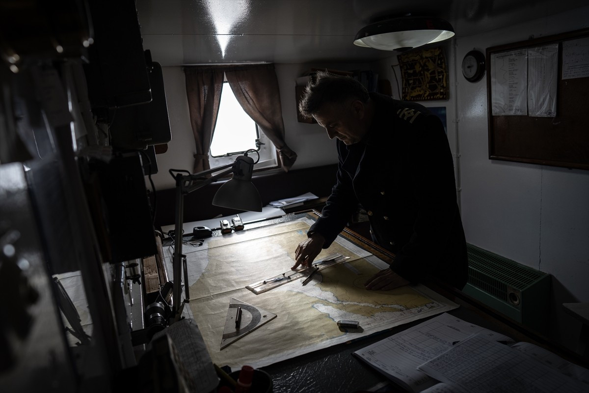 İstanbul Üniversitesi Deniz Bilimleri ve İşletmeciliği Enstitüsünün R/V ALEMDAR II gemisinin...