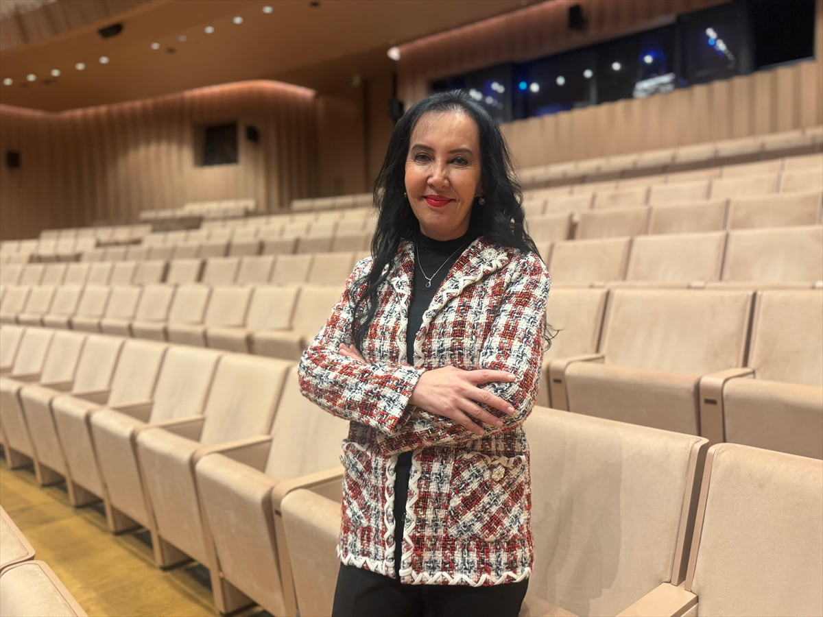 İstanbul Üniversitesi Osmanlı Dönemi Müziği Uygulama ve Araştırma Merkezi (OMAR) icra heyeti...