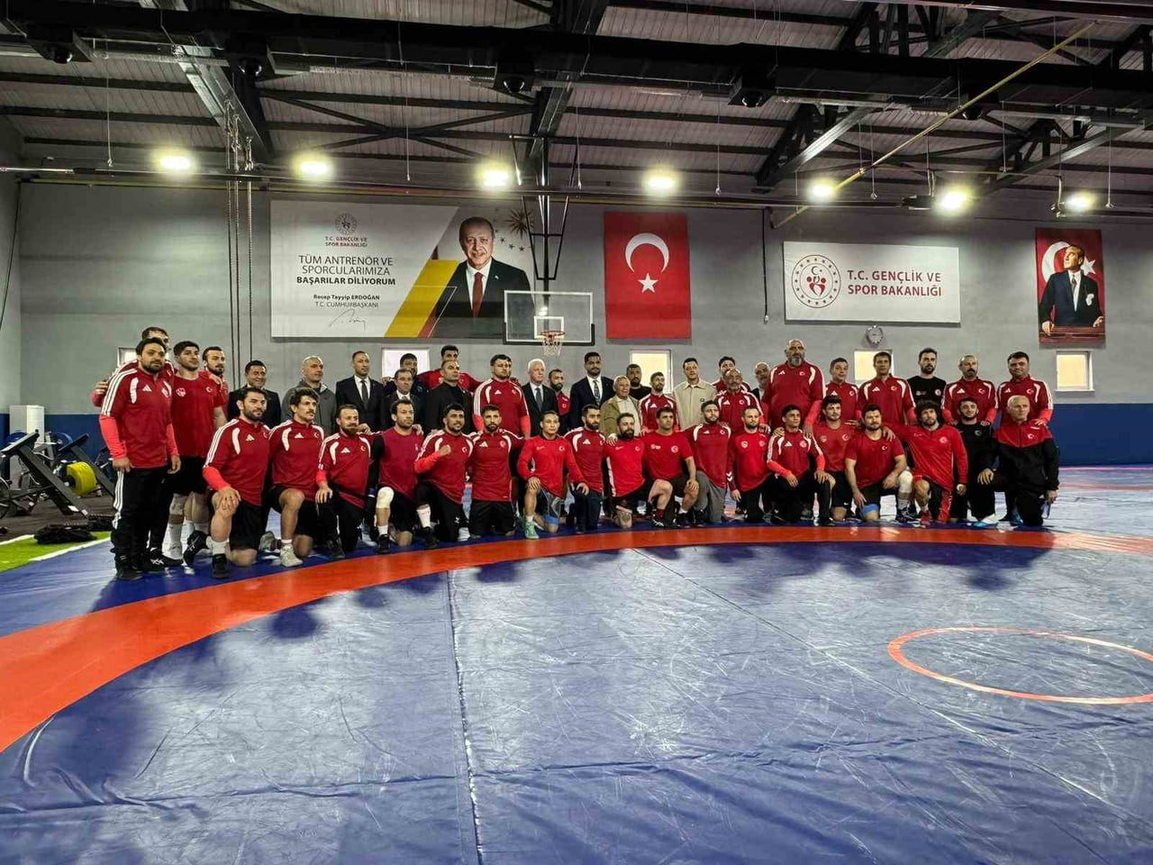 İSTANBUL VALİSİ DAVUT GÜL, ARNAVUTLUK'TA YAPILACAK 2026 AVRUPA GÜREŞ ŞAMPİYONASI'NDA MÜCADELE...