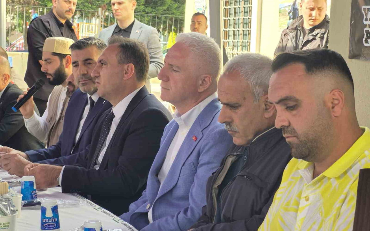 İSTANBUL VALİSİ DAVUT GÜL, BIÇAKLANARAK ÖLDÜRÜLEN 16 YAŞINDAKİ ABDULBAKİ DEMİREL İÇİN DÜZENLENEN...