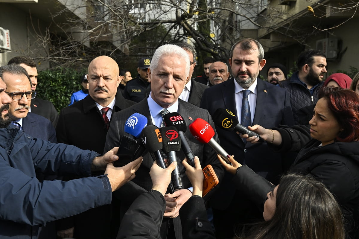 İstanbul Valisi Davut Gül, Güngören'de çıkan kavgada bıçaklanması sonucu kaldırıldığı hastanede...