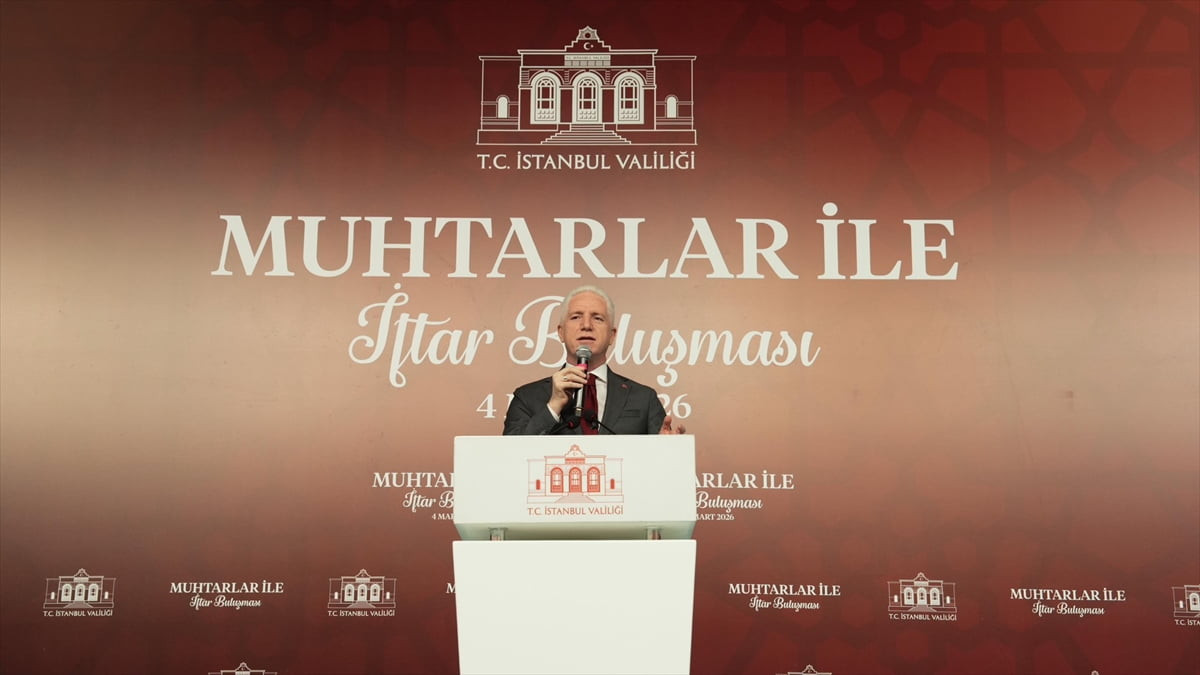İstanbul Valisi Davut Gül, muhtarlarla iftar programında bir araya gelerek konuşma yaptı.