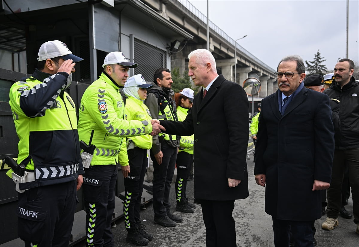 İstanbul Valisi Davut Gül, Ramazan Bayramı öncesinde Bayrampaşa'daki 15 Temmuz Demokrasi...