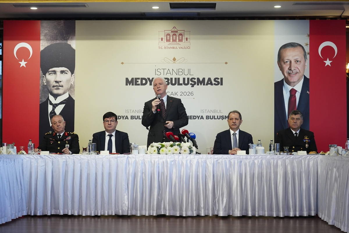 İstanbul Valisi Davut Gül, Sepetçiler Kasrı'nda düzenlenen programda İstanbul'a ilişkin 3 yıllık...