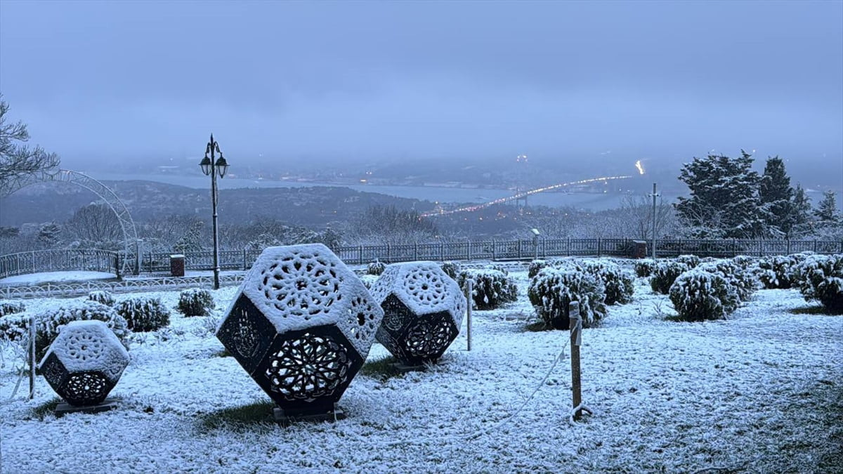 İstanbul'da beklenen kar yağışı, kentin kuzey ve batı bölgeleri ile yüksek kesimlerde...