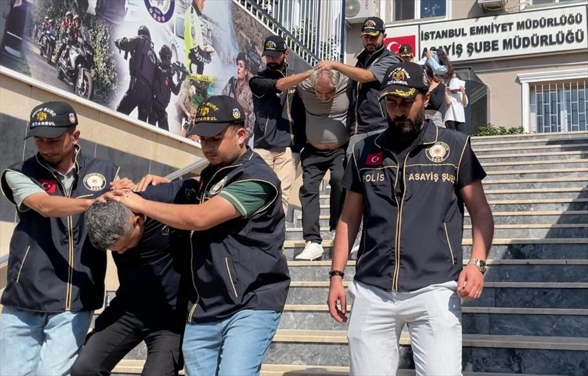 İstanbul'da düzenlenen operasyonda, fuhşa zorlandıkları tespit edilen 8 kadın kurtarıldı...