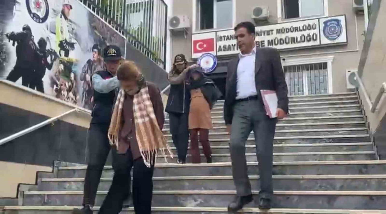 İSTANBUL'DA KADIKÖY, ATAŞEHİR VE MALTEPE’DEKİ İKAMETLERDEN MİLYONLARCA LİRALIK VURGUN YAPAN VE...