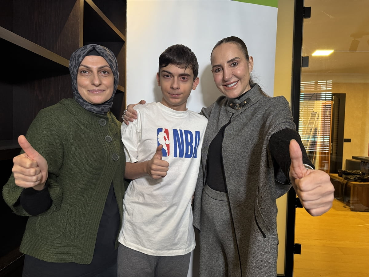 İstanbul'da küçük yaşta yakalandığı gözle beyin arasında yumuşak doku (sarkom) kanserini yenmeyi...