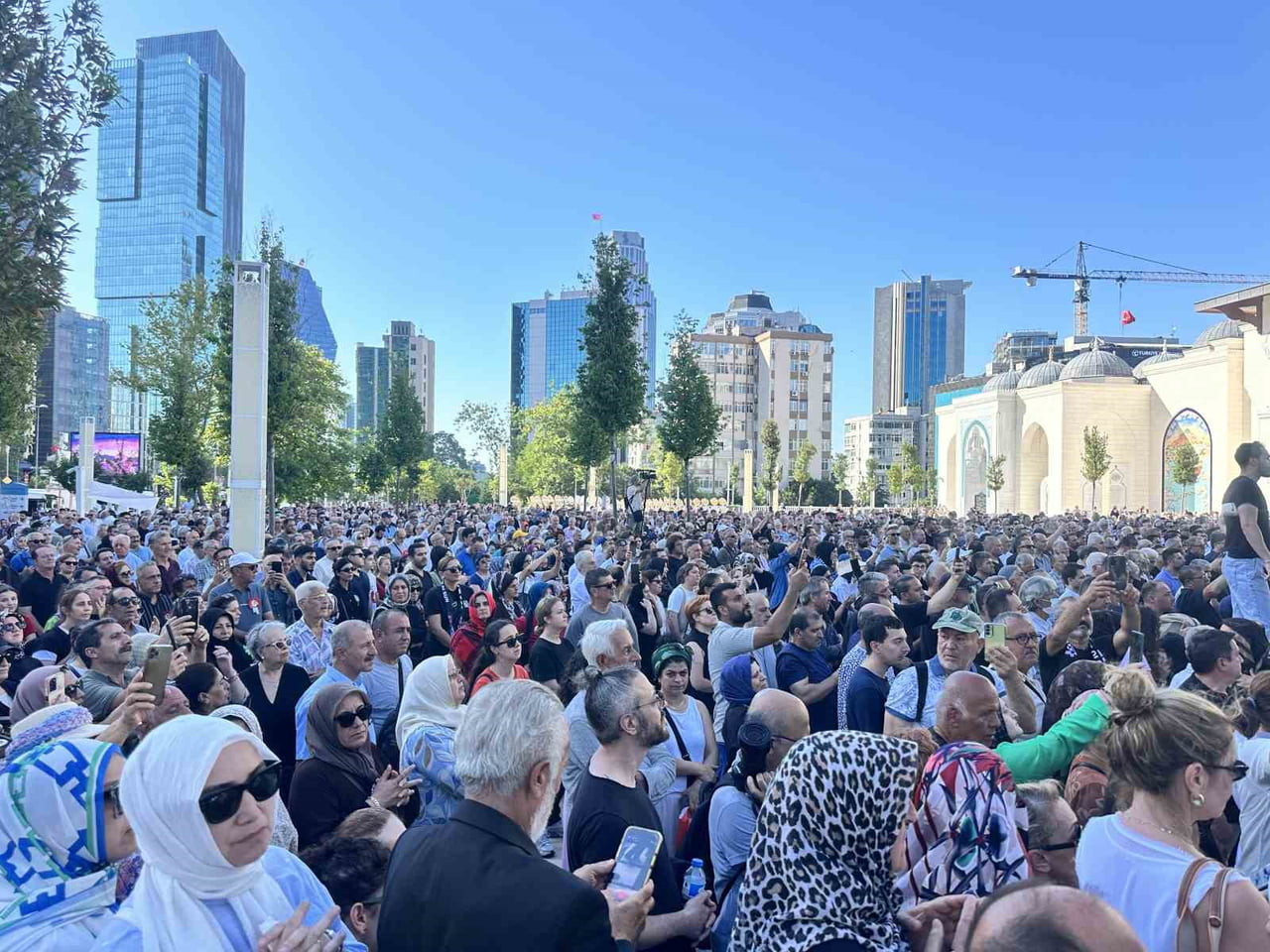 İSTANBUL'DA TEDAVİ GÖRDÜĞÜ HASTANEDE 77 YAŞINDA HAYATINI KAYBEDEN YEŞİLÇAM’IN USTA OYUNCUSU KADİR...