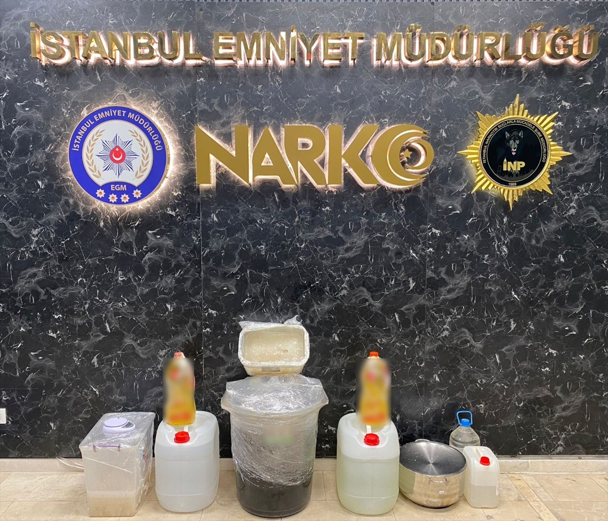 İstanbul'da uyuşturucu operasyonunda 1 şüpheli tutuklandı. Adresteki aramada 107 kilo 700 gram...