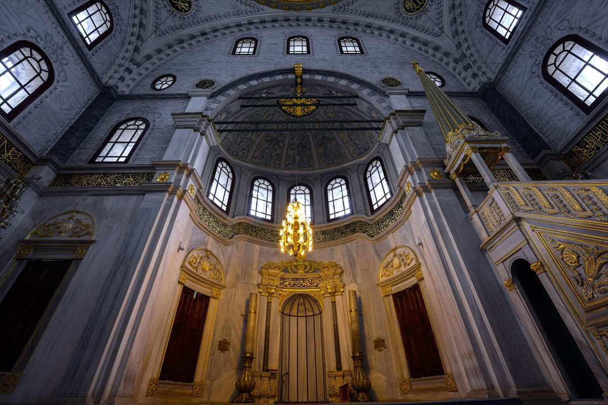 İstanbul'un Beyoğlu ilçesinde Tophane Meydanı'nda yer alan Nusretiye Camisi, Osmanlı Devleti'nin...